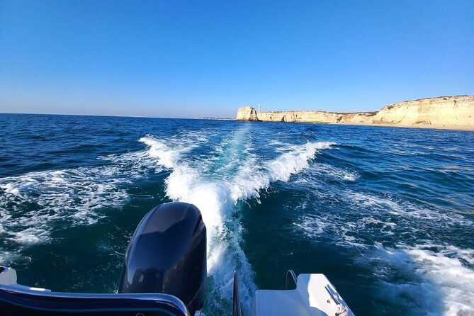 Boat tour Benagil Caves - From Portimão Marina to the Ferragudo coastline