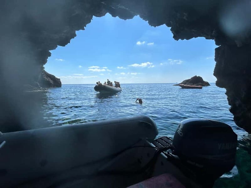Boat Tour: Island hopping by dinghy with cave visits and snorkeling - Choosing the Best Departure Time