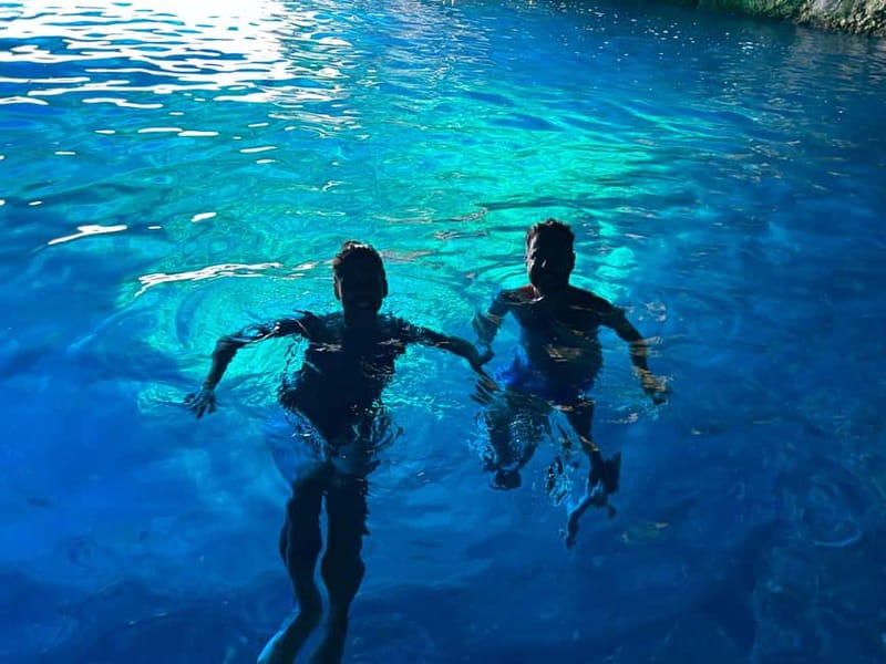 Boat Tour: Island hopping by dinghy with cave visits and snorkeling - The Guide Makes the Difference