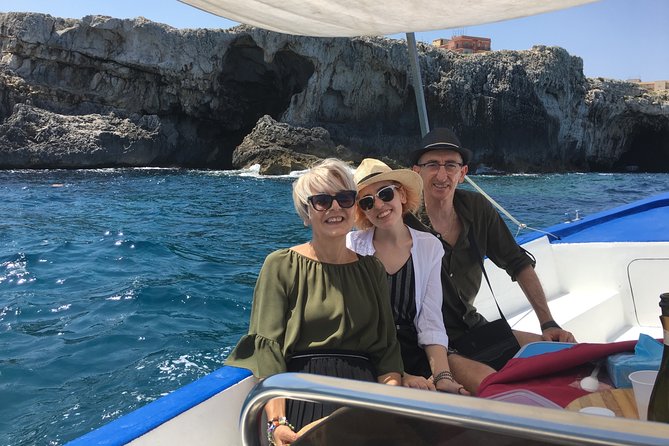 Boat tour of Ortigia Island and sea caves - Guides, boats, and the feel of the ride