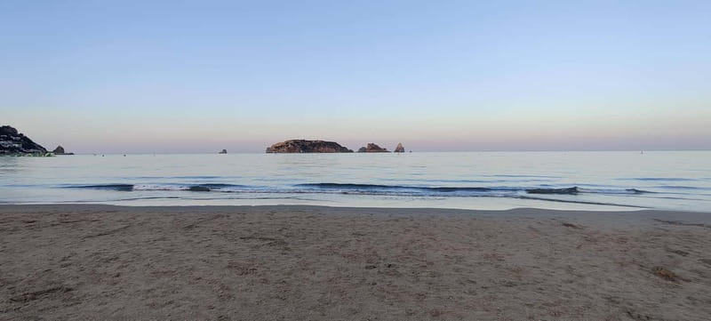 Boat trip to the Medes Islands, caves and stop for swimming - A small boat for the Medes Islands