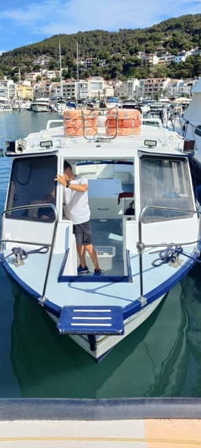 Boat trip to the Medes Islands, caves and stop for swimming - Cala Pedrosa and the swimming stop