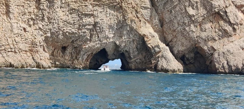 Boat trip to the Medes Islands, caves and stop for swimming - Around the Medes Islands
