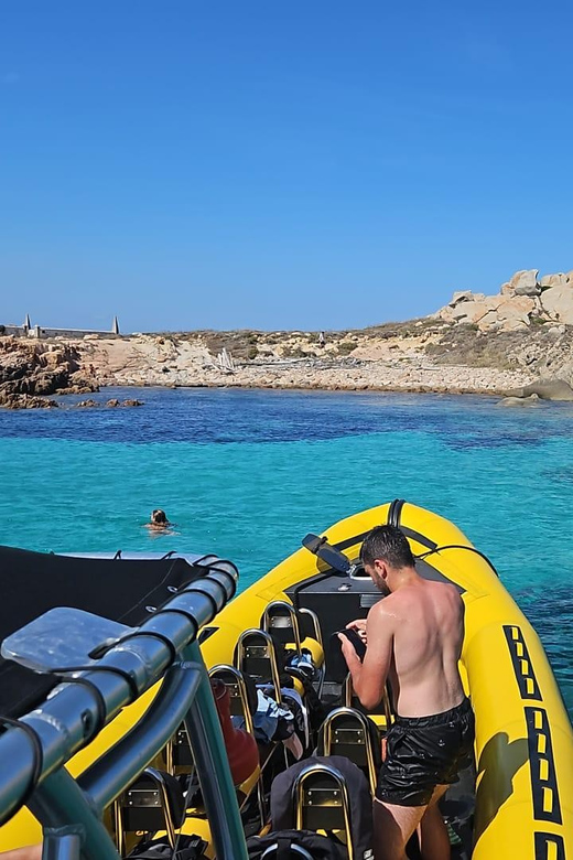 Bonifacio: Lavezzi Islands and Caves Guided Tour - Leaving Piantarella in a 12-metre boat