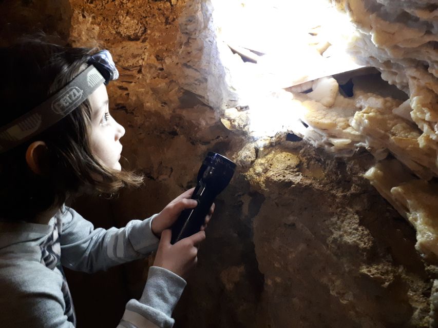 Budapest: Semlő-hegyi & Pál-völgyi Caves Guided Walking Tour - Key points at a glance
