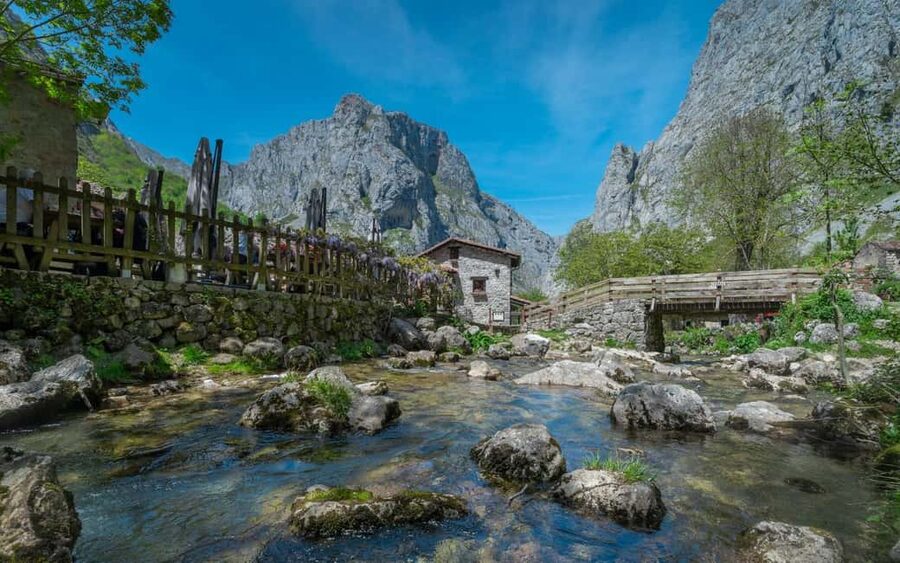 Bulnes: Excursion with funicular and Cabrales cheese cave in the Picos de Europa - How much value do you get for $81?