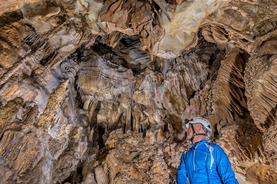 Calasparra: Almadenes Canyon Rafting Tour & Visit 3 Caves - How the morning is arranged