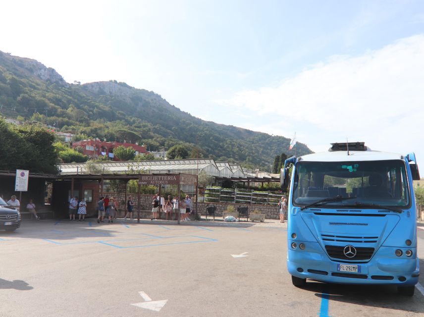 Capri and Anacapri tour: Faraglioni and Caves from Sorrento - How the guide affects the day