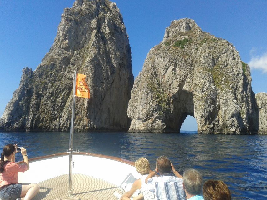 Capri: DIY Day Trip with Blue Grotto, Funicular & Lunch - Bus up to Anacapri and lunch at La Giara