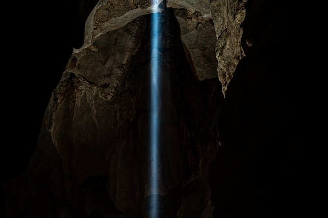 Capricorn Caves Cathedral Cave Tour - Access, footwear, and the small practical details