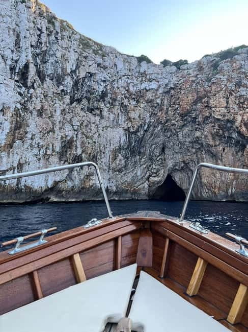 CASTRO-MALEPASSO: 3H CAVES BOAT TOUR WITH APERITIVE - Zinzulusa, the coast’s most famous cave