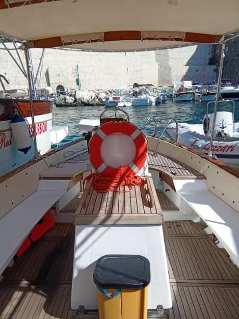 CASTRO-MALEPASSO: 3H CAVES BOAT TOUR WITH APERITIVE - Palombara Cave and its pigeon namesake