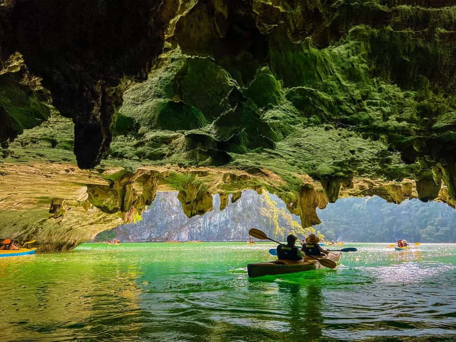 Cat Ba: Lan Ha and Ha Long Bay Boat Tour with Kayaking, Cave - Passing Cai Beo floating village
