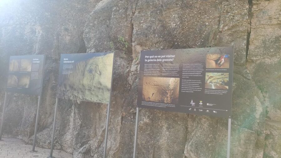 Caves prehistory of Esplugues Francolí with hotel pickup - The 45-minute journey from the coast