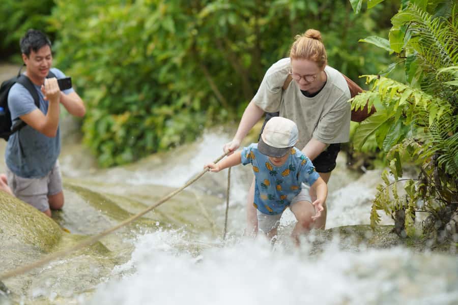 Chiang Mai: Bua Thong Sticky Waterfall & Huge Cave & Buffet - Nam Phu Chet Si and the seven-color spring
