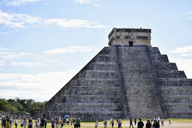 Chichen-itza & Cenote Private Tour - Walking into Chichen Itza before the crowds