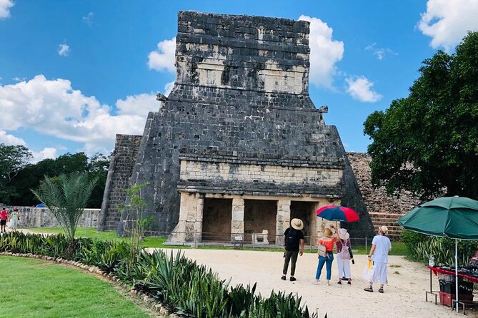 Chichén Itzá Premium Cenote y valladolid Day Tour - The real shape of this Cancun day trip