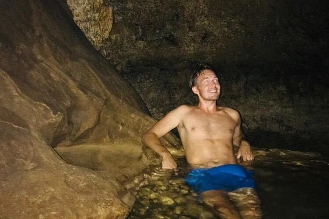 Cole's Cave Hike - The guides are a major part of the value