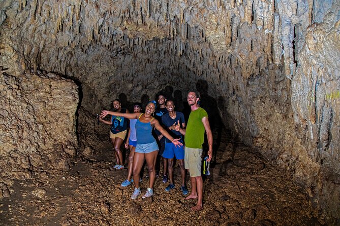 Cole's Cave Hike - Starting at Jack on the Box Gully