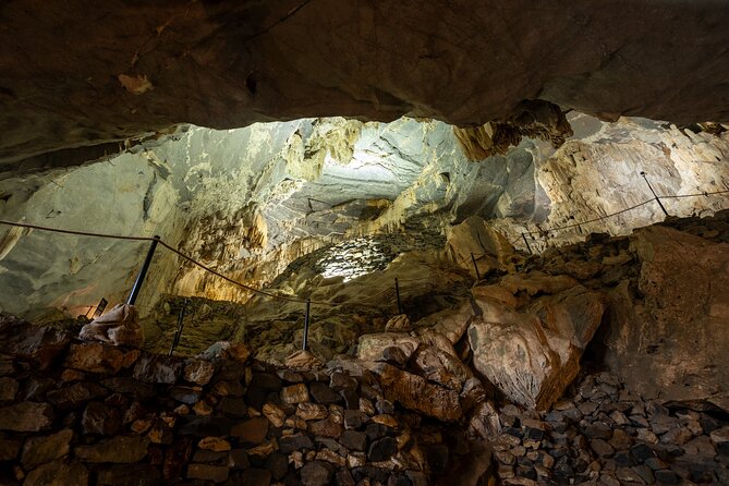 Commander Cave All-Inclusive Admission Ticket - Logistics goods, weapons, and food for the southern battlefield