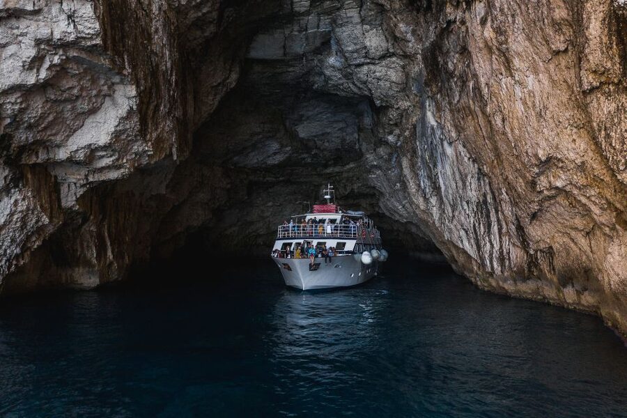 Corfu/Benitses/Lefkimmi: Paxos, Antipaxos, & Caves Cruise - Gaios gives you real time on Paxos