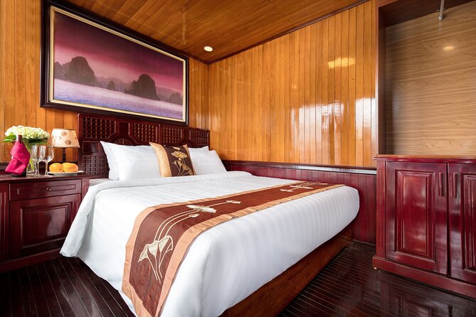 CozyBay Boutique 2D1N Kayak, Swiming ,Titop, Cave, Expressway way - What the two-day Cozy Bay cruise is really like