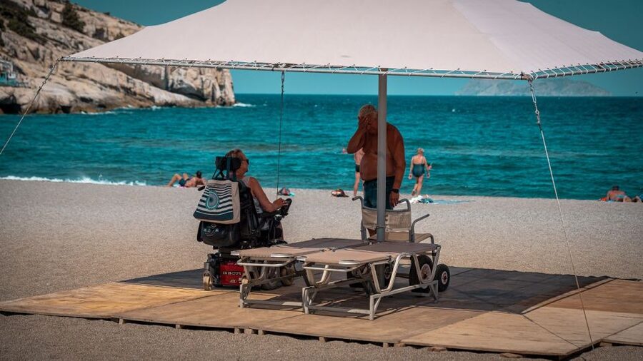Crete: Matala Beach and Hippie caves, Red beach - Finding the path to Red Beach
