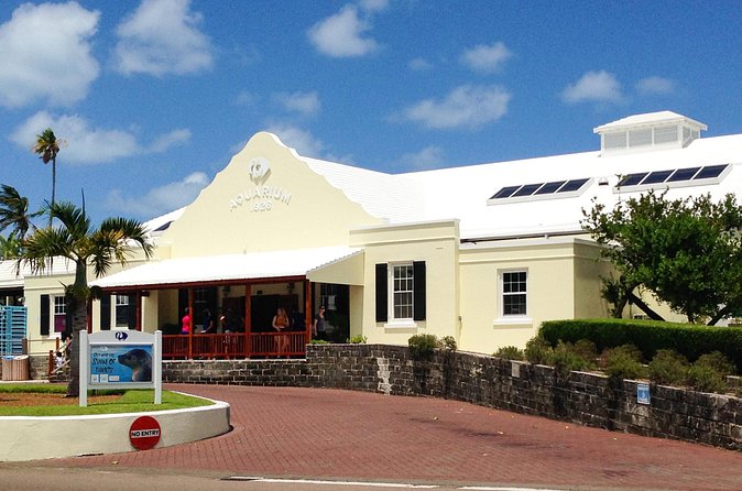 Crystal Caves, Aquarium, City of Hamilton and Ferry - The guides can make or break the day