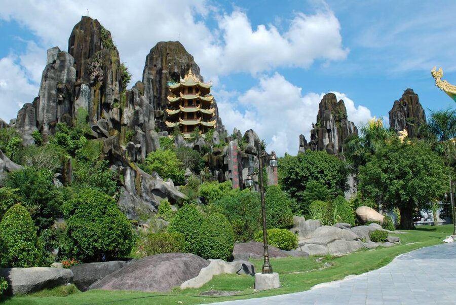Da Nang : Lady Buddha - Marble Mountains - Am Phu Cave Tour - Shared, small-group, or private?
