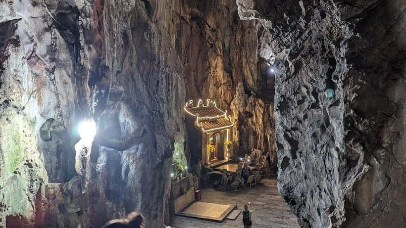 DaNang/HA: Lady Buddha, Marble Mountain & Am Phu Caves Tour - Local food in Da Nang after the sights