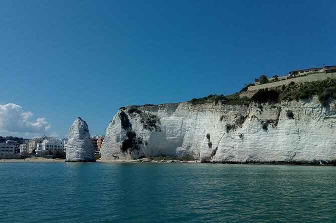 Desirèe experience. Visit of the marine caves of Vieste - Starting at Vieste’s port