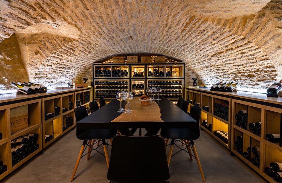 Dijon: La Cave du Palais Burgundy Wine Tasting Experience - Finding La Cave du Palais from Place de la République