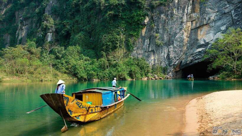Dong Hoi/Phong Nha: Paradise Cave - Phong Nha Cave Tour - Two famous caves, two very different moods