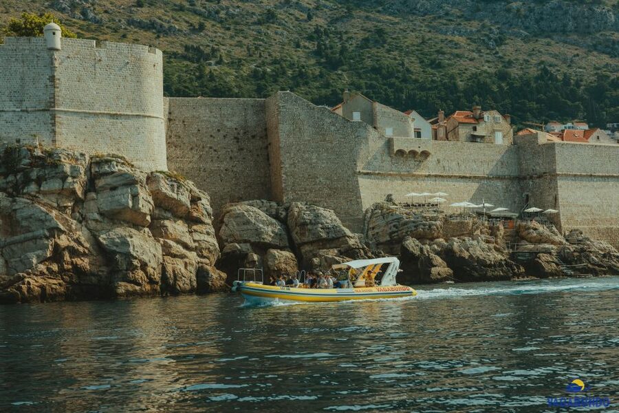 Dubrovnik: Blue Cave Afternoon Speedboat Tour with Drinks - What the $82 price really covers