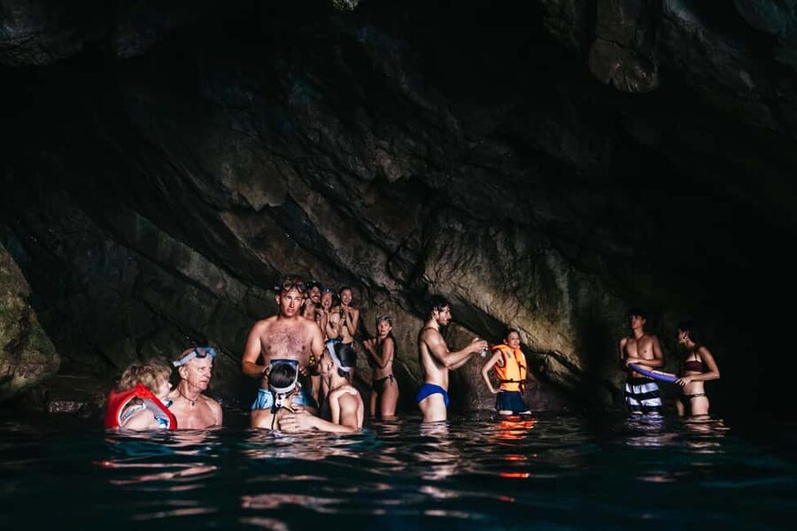 Dubrovnik: Blue Cave and Elafit Small Group Boat Exploration - Music, drinks, and the tone on board