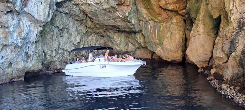 Dubrovnik: Blue Cave, Green Cave & Sunj Beach Speedboat Tour - Speeding out from Dubrovnik toward Koločep