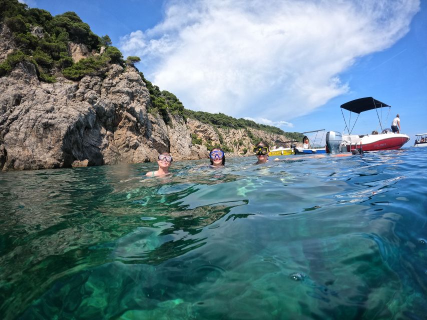 Dubrovnik: Blue & Green Caves Private Boat Tour with Drinks - What the private boat changes