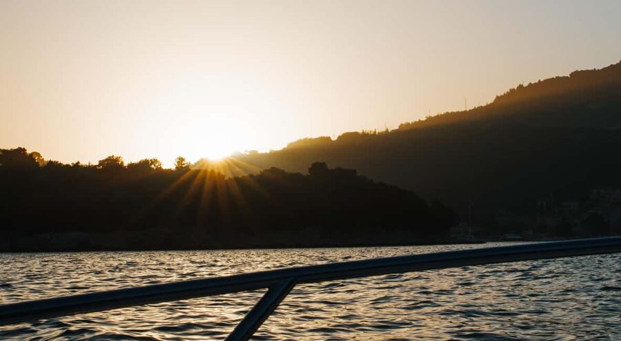 Dubrovnik:Elaphiti Islands and caves Private Speedboat Tour - Sjekirica Beach for a quieter swim
