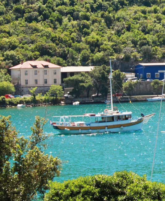 Dubrovnik: Full-Day Blue Cave & Elaphiti Islands Boat Tour - Drinks, snacks, and the real value of $65