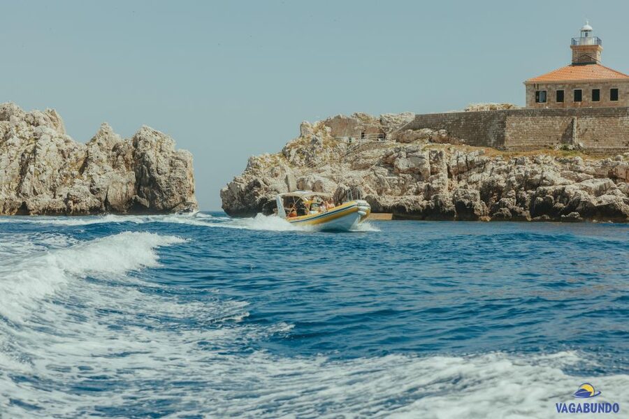 Dubrovnik: Morning Blue Cave speedboat tour with drinks - Lokrum is the short final splash