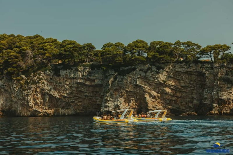 Dubrovnik: Morning Blue Cave speedboat tour with drinks - Drinks, equipment, and the guide team