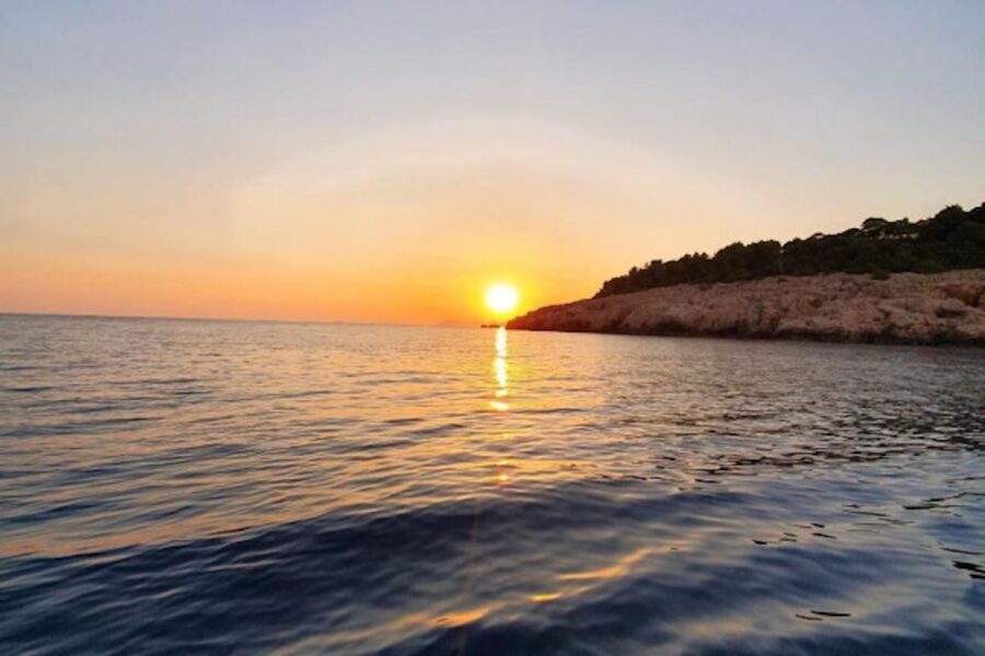 Dubrovnik: Romantic Sunset Cruise & Cave Visit with a Local - Finding the small pier in Dubrovnik Old Town port