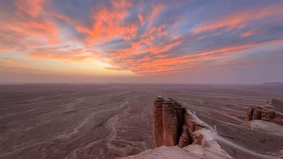 Edge of The World Riyadh,Camel Ride ,Bat Cave Visit & Dinner - Why this makes a good Riyadh day trip
