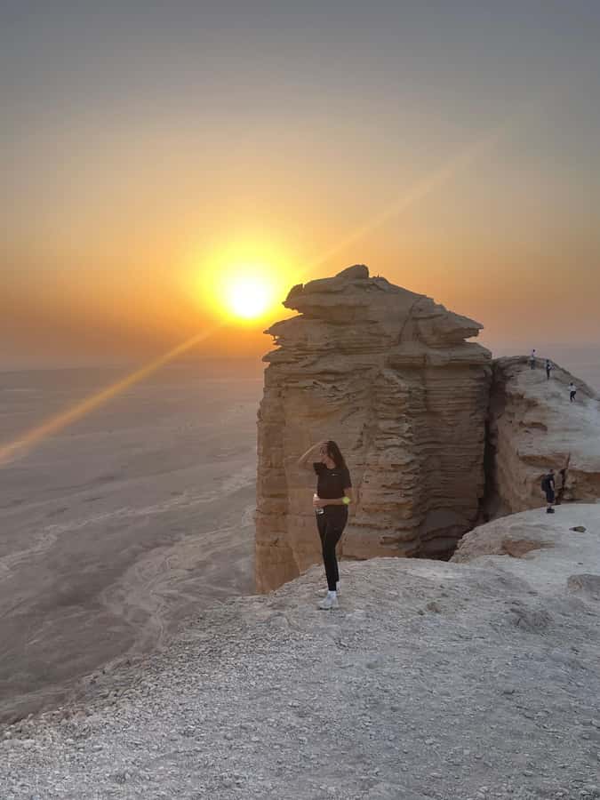 Edge of The World Riyadh,Camel Ride ,Bat Cave Visit & Dinner - Guides, photos, and group atmosphere