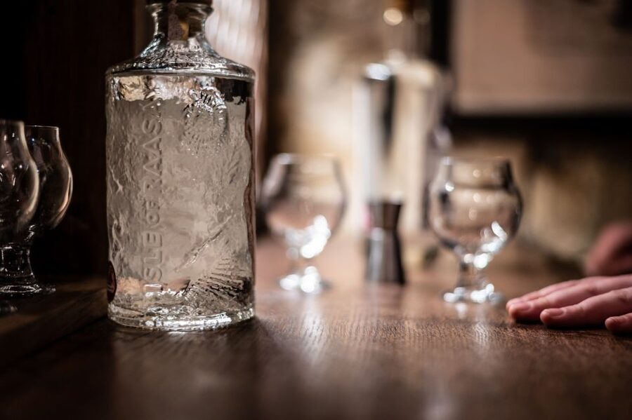 Edinburgh: Gin Tasting at Underground Venue - Who should book this Edinburgh gin tasting?