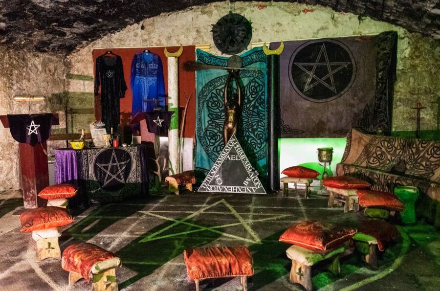 Edinburgh: Haunted Underground Vaults and Graveyard Tour - From Lawnmarket to Edinburgh’s darker corners