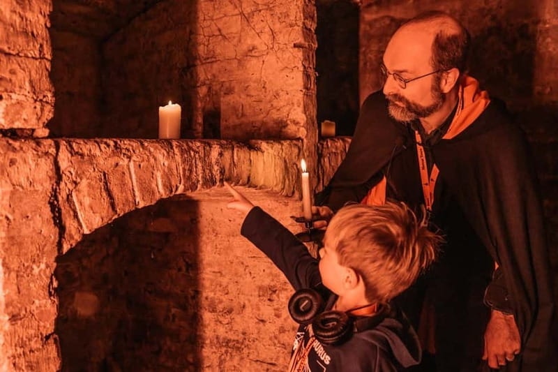 Edinburgh: Kids Multi-Sensory Underground Small-Group Tour - Entering the Blair Street Underground Vaults