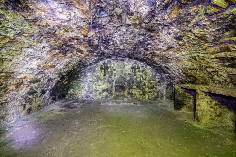 Edinburgh: Late-Night Underground Vaults Terror Tour - Ghost stories with a human edge