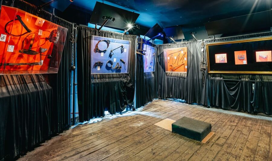 Edinburgh: Late-Night Underground Vaults Terror Tour - The Stone Circle Vault and the Watcher