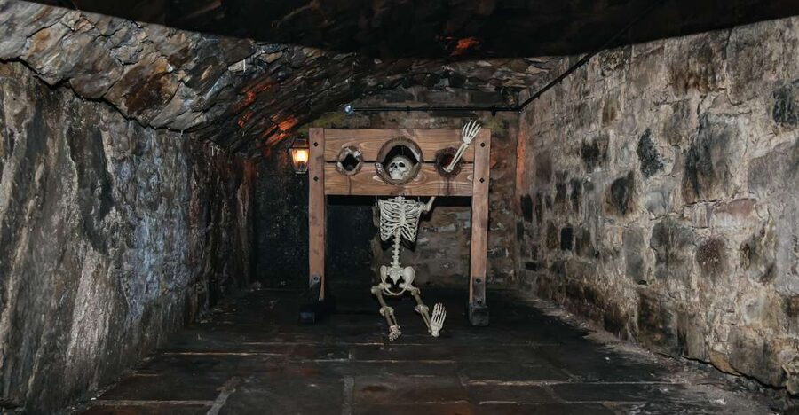 Edinburgh: Old Town and Underground Historical Tour - Who Should Book This Tour?